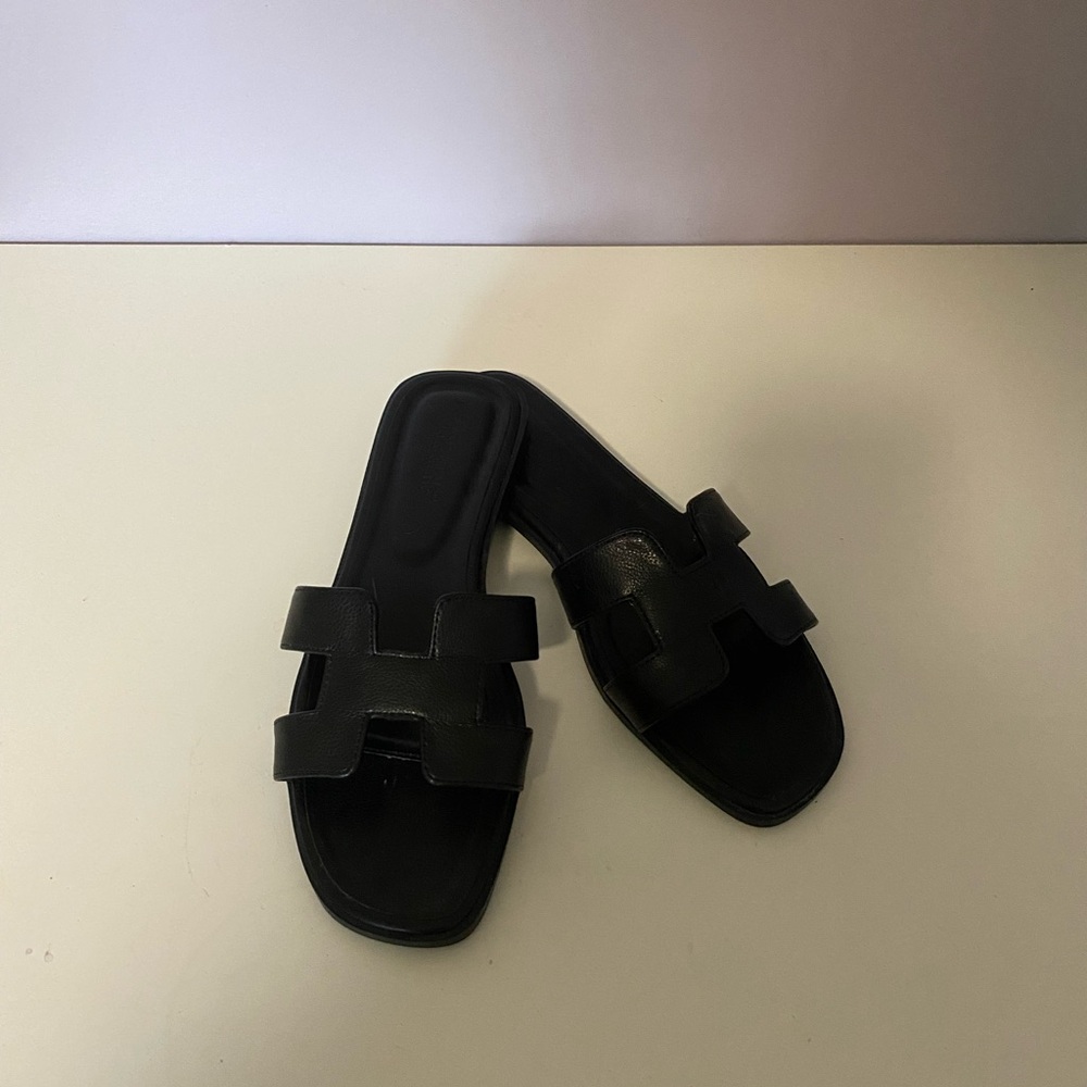 Sandals - Picture 2 of 3